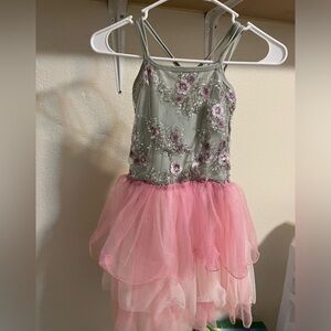 🎃 Pre-owned curtain call costumes CME